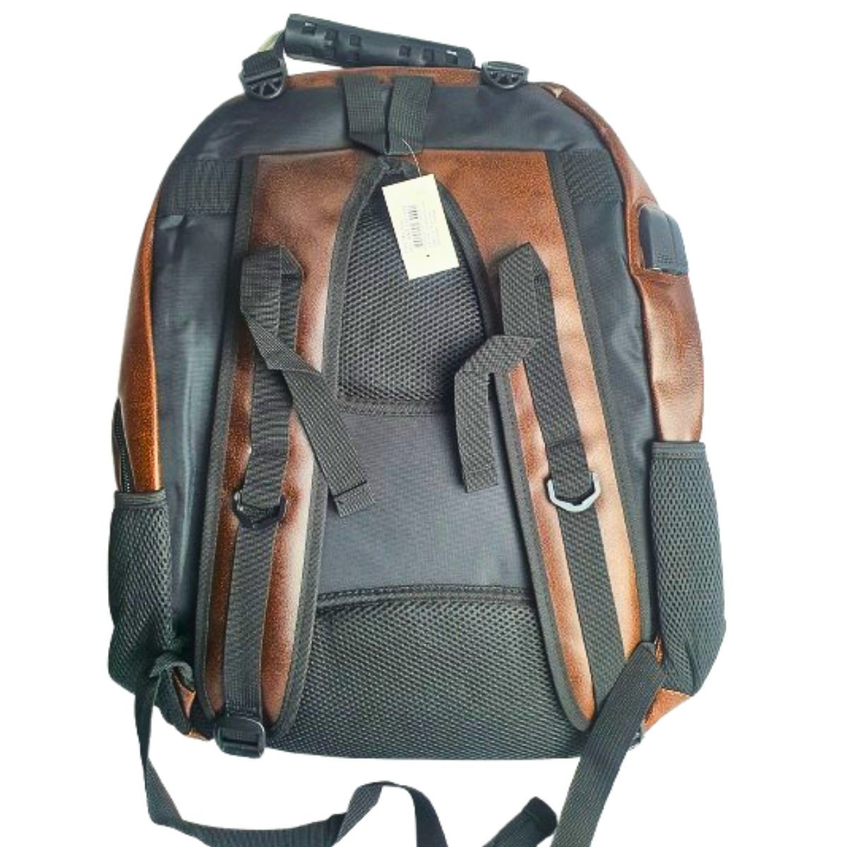 Mochila Masculina Couro Sintético Marrom Sport Com Entrada Cabo UBS e Fone Mochila Masculina Couro Sintético Marrom Sport Com Entrada Cabo UBS e Fone